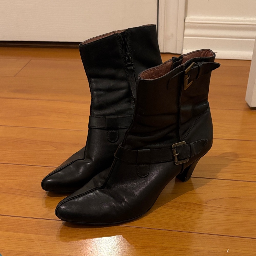 Elegant Black Ankle Boots